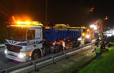 Chantier ADP à Roissy Dérasement sous glissière et curage de fossés