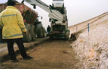 Chantier autoroute A16 à Abbeville (80) Décaissement pour cunette béton